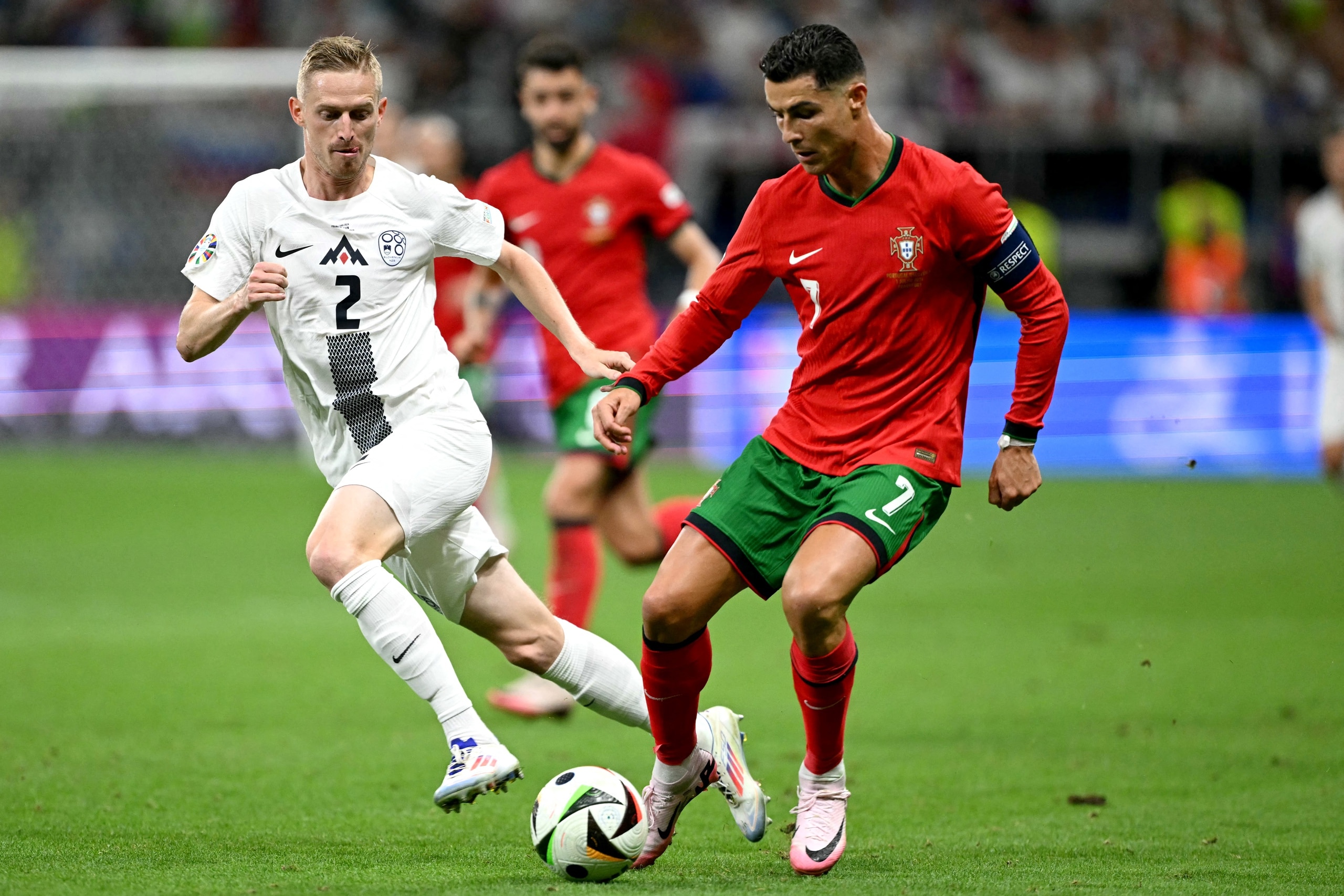 Ronaldo sai nhưng đã có đồng đội sửa, Bồ Đào Nha thắng Slovenia, gặp Pháp ở tứ kết- Ảnh 2.