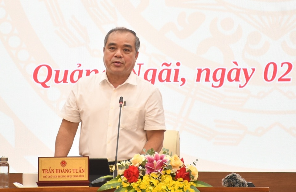 Phó Chủ tịch Thường trực UBND tỉnh Quảng Ngãi Trần Hoàng Tuấn phát biểu tại buổi họp báo quý II năm 2024.