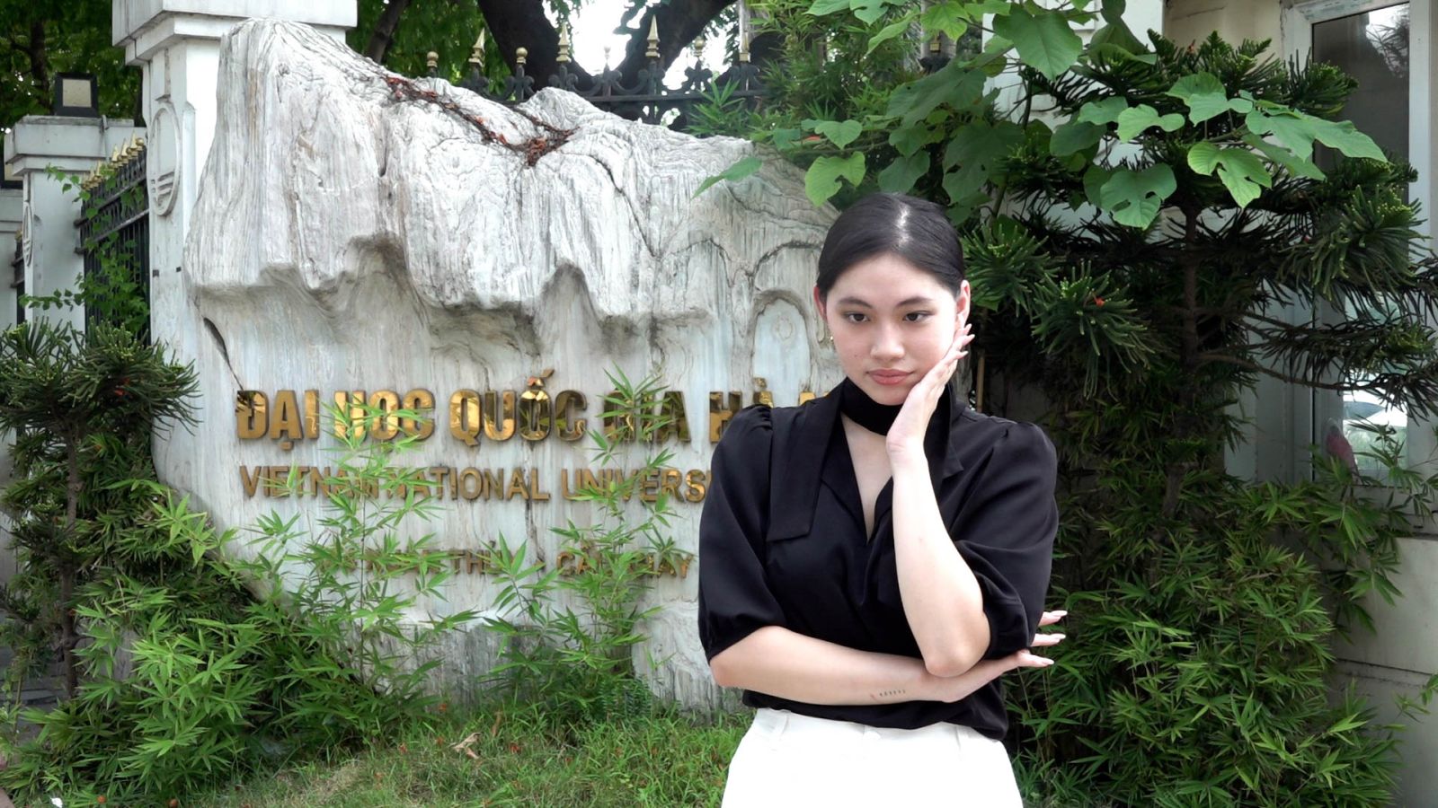 Nữ sinh từ chối học bổng quốc tế 20 tỷ khi “bén duyên” với Nghệ thuật thị giác tại Việt Nam -0