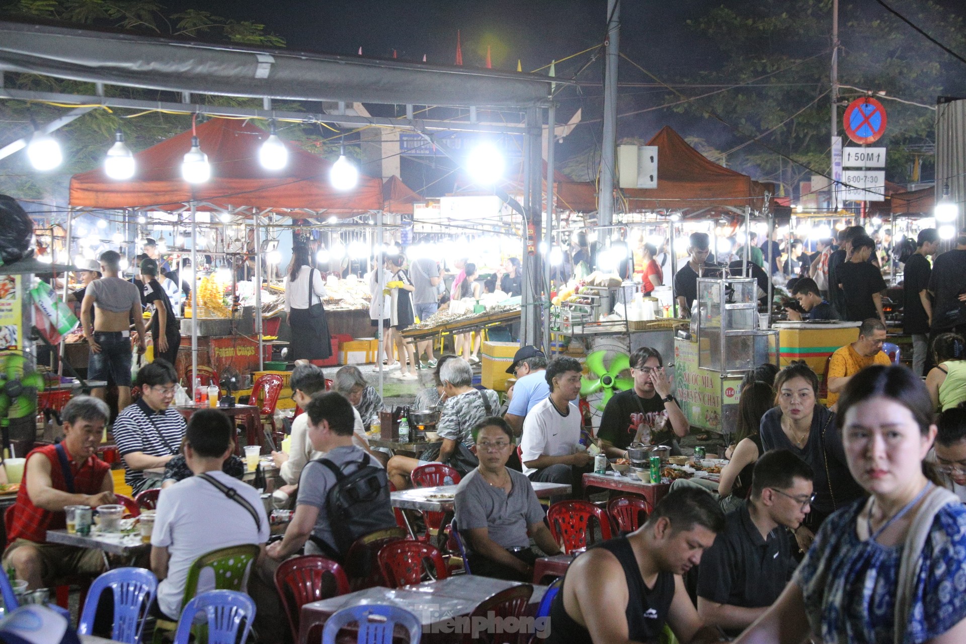 Chợ đêm Sơn Trà tấp nập khách trước ngày di dời đến địa điểm mới ảnh 11