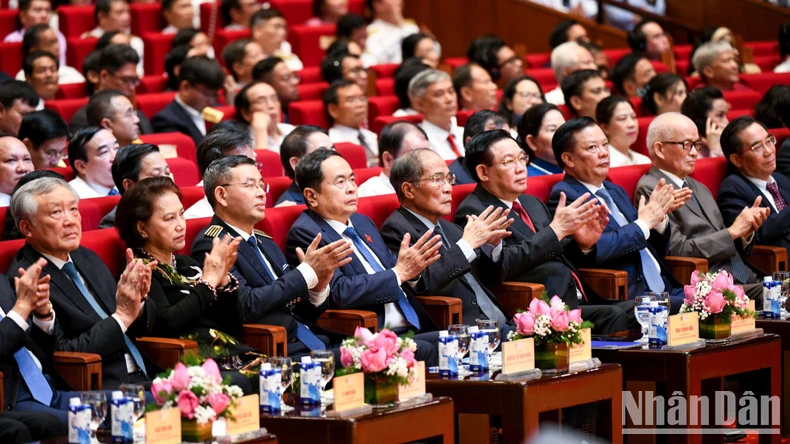 [Ảnh] Chủ tịch Quốc hội Trần Thanh Mẫn dự Lễ kỷ niệm 30 năm thành lập Kiểm toán Nhà nước ảnh 4