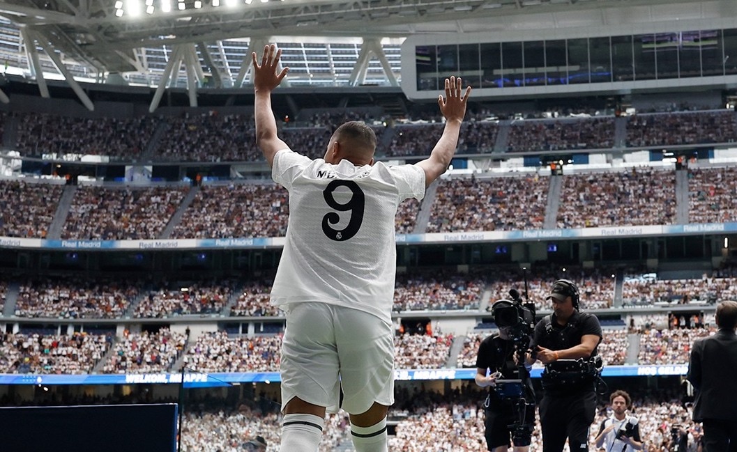 Mbappe helps Real Madrid 'sell out' jerseys, wants to hug idol Ronaldo -  Vietnam.vn