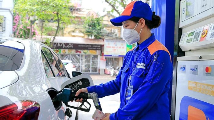 Giá xăng dầu hôm nay ngày 23/7/2024: Giá dầu thế giới đồng loạt “trượt nhẹ”