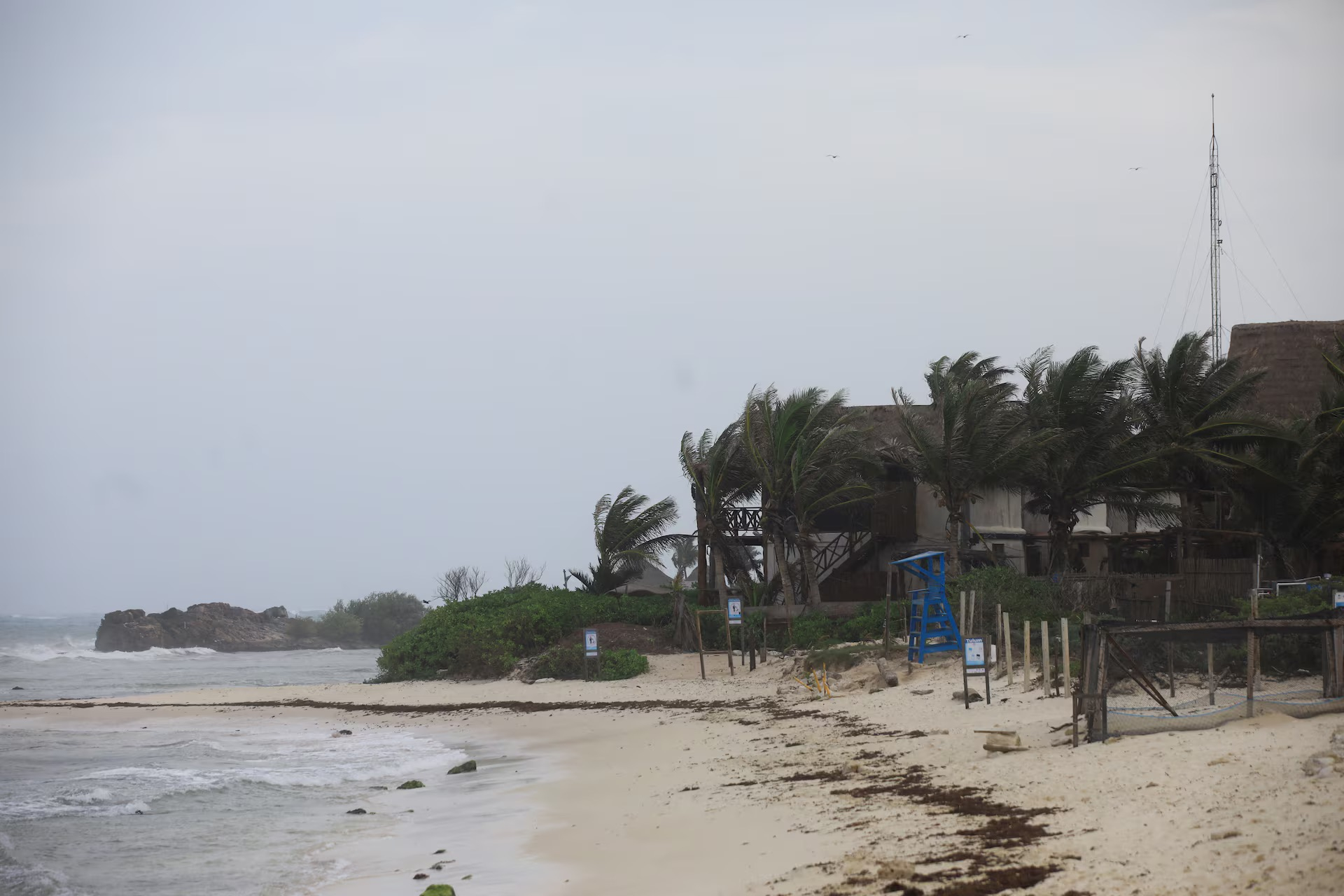 Hurricane Beryl Makes Landfall On The Mexican Coast - Vietnam.vn