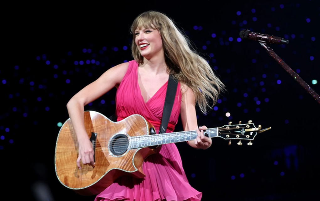 Chuyện độc lạ, sự cố hài hước trong chuyến lưu diễn tỷ USD của Taylor Swift - 1