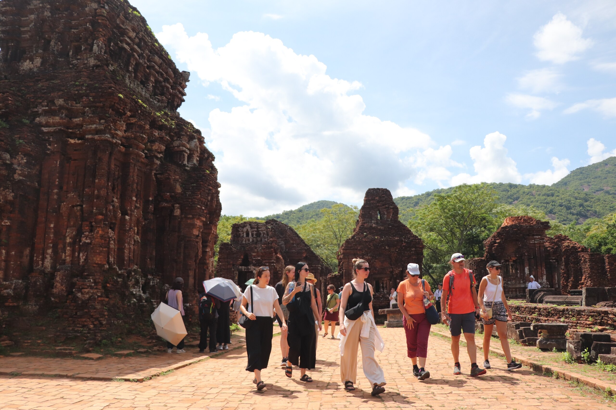 Число туристов в Мой Сын резко возросло - Vietnam.vn