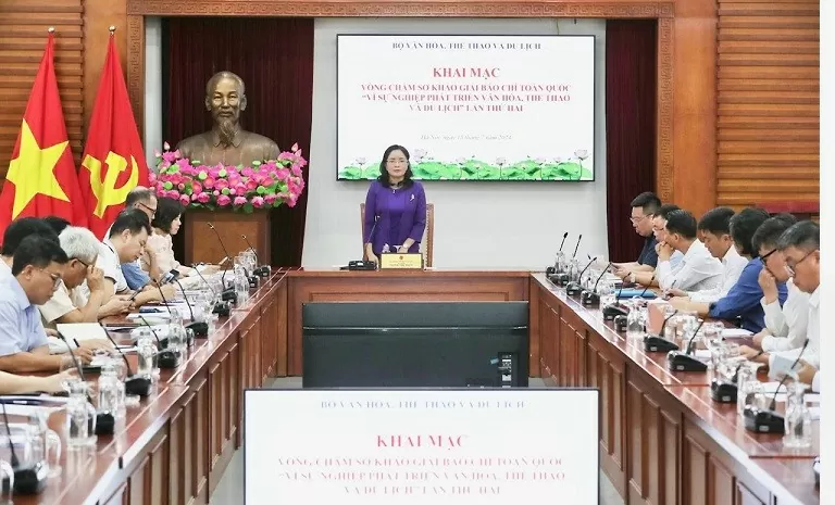 Opening preliminary judging of the second National Press Award 