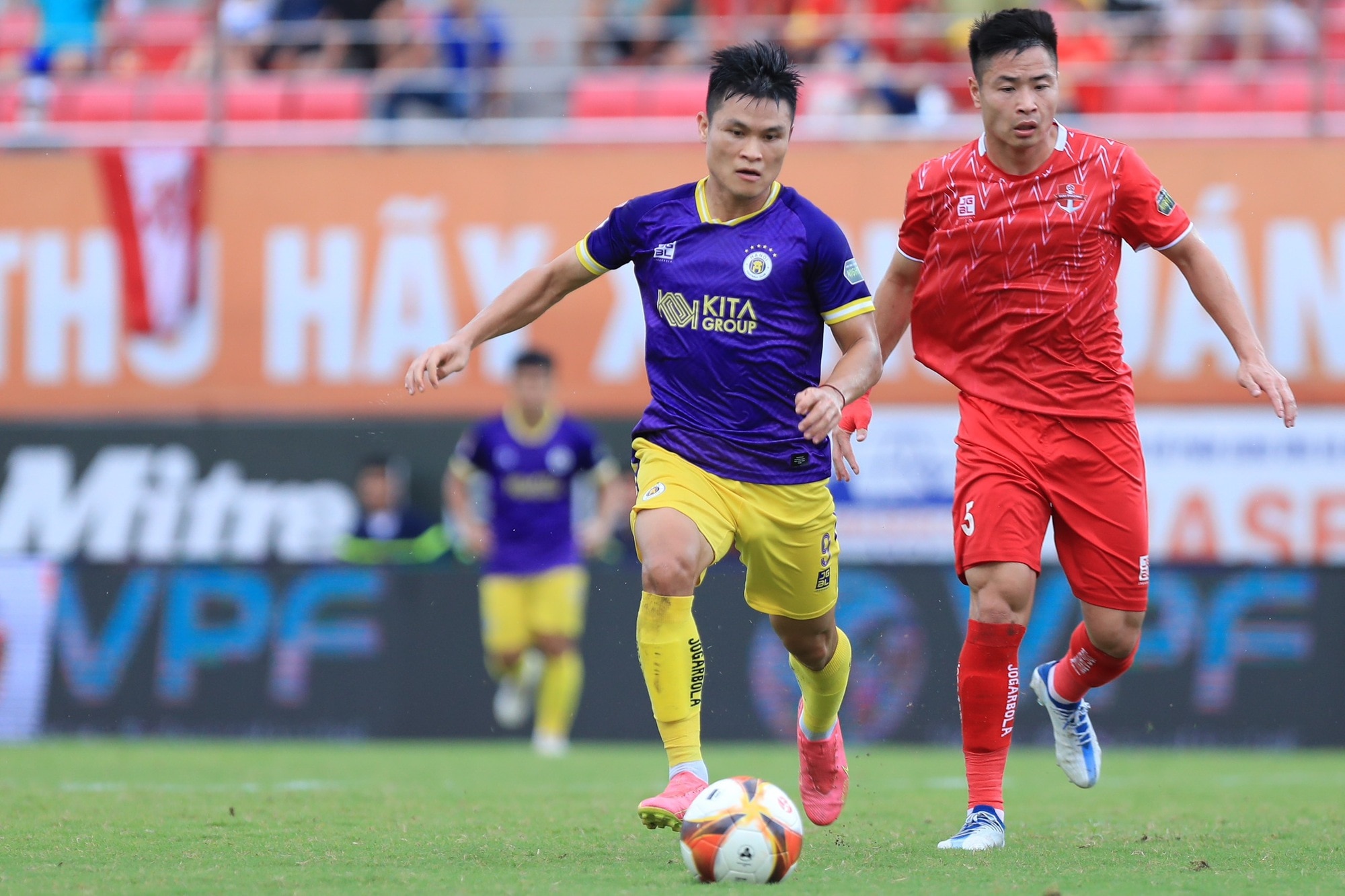 Phạm Tuấn Hải được CLB Hà Nội ký tiếp 3 năm, sắp ra nước ngoài thi đấu

- Ảnh 1.
