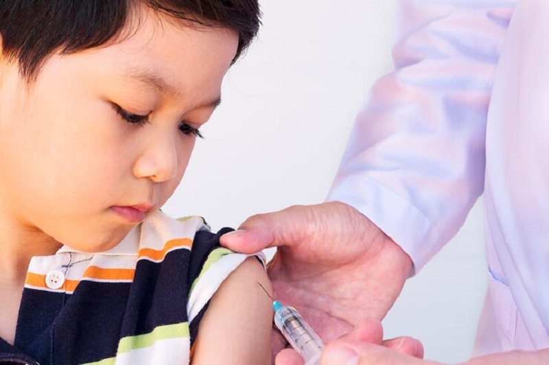 Trẻ có biểu hiện tiểu đường cần sớm được bác sĩ chuyên khoa chẩn đoán và điều trị tích cực
