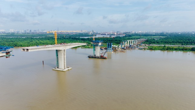 How far is the 1.600 billion VND bridge connecting Ho Chi Minh City and ...