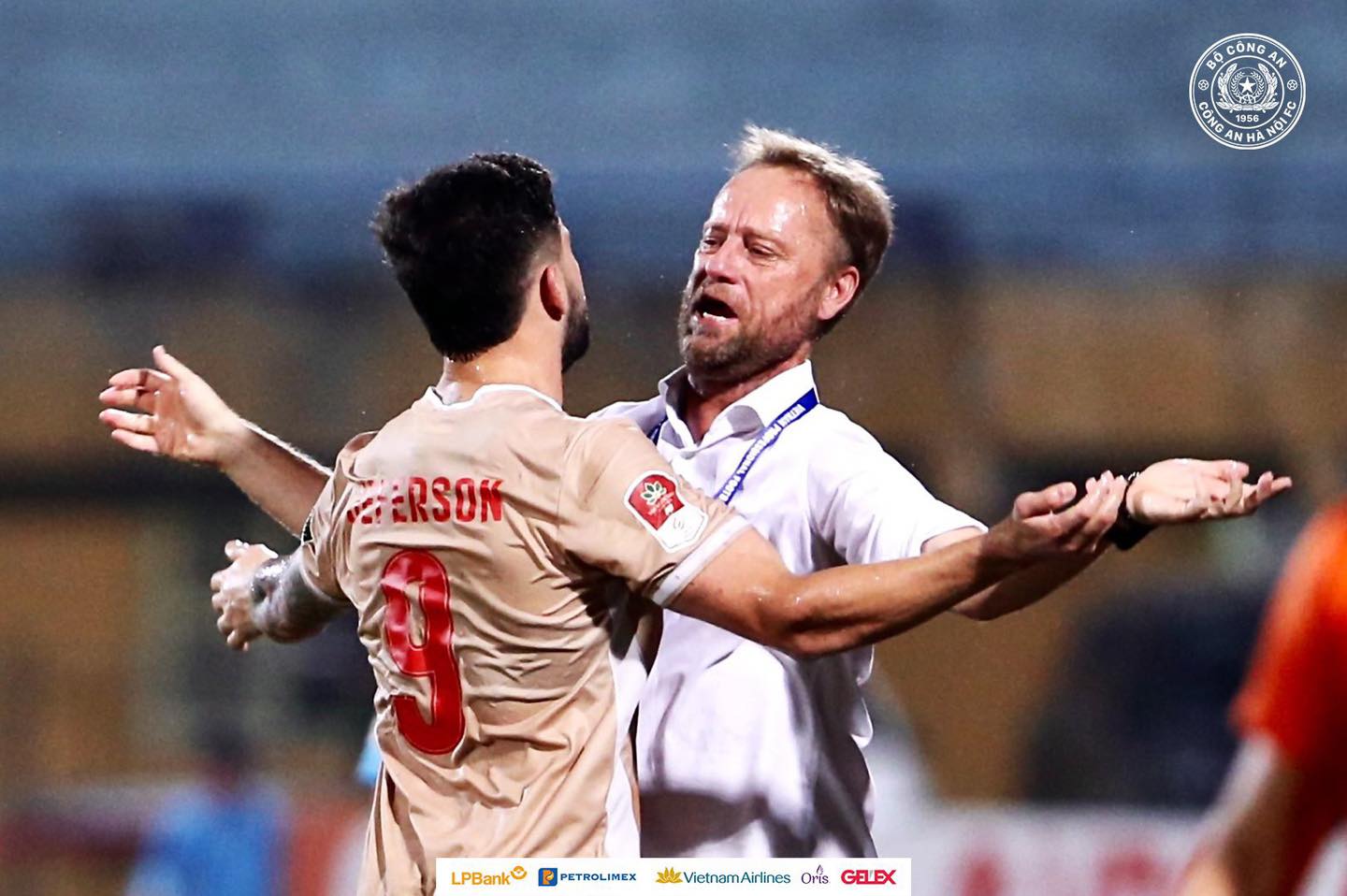 AFF Cup: Càng nhiều CLB muốn vô địch V-League, đội tuyển Việt Nam càng ‘sướng’- Ảnh 1.