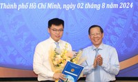 Chủ tịch TPHCM trao quyết định bổ nhiệm cán bộ lãnh đạo