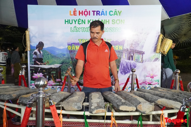 Phát huy giá trị bảo vật quốc gia đàn đá Khánh Sơn - Ảnh 3.