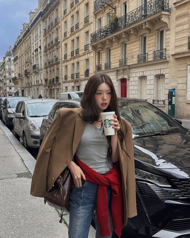Giữ ấm nhưng vẫn thanh lịch với áo khoác blazer- Ảnh 2.