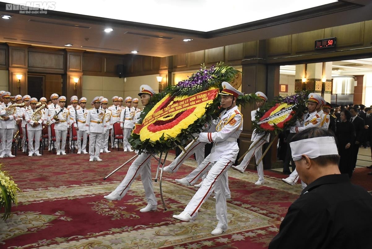 Lãnh đạo Đảng, Nhà nước viếng Phó Thủ tướng Lê Văn Thành - 1