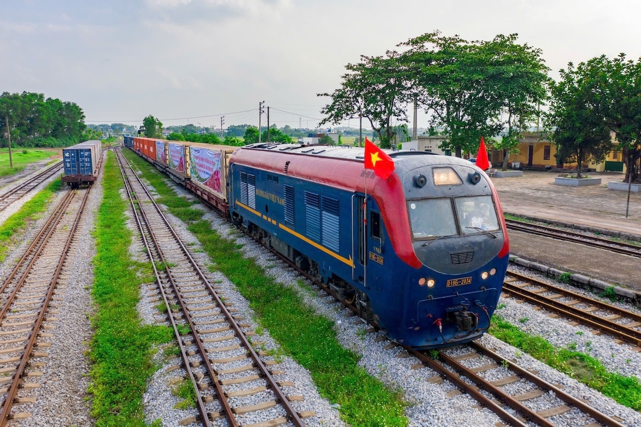 Ngành đường sắt miễn phí vận chuyển hàng cứu trợ gửi đồng bào ảnh hưởng bão