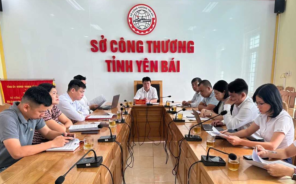 Các đại biểu tham dự Hội nghị tại điểm cầu tỉnh Yên Bái.